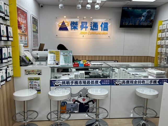 傑昇通信門市寬敞明亮的店內環境，提供舒適購機空間。