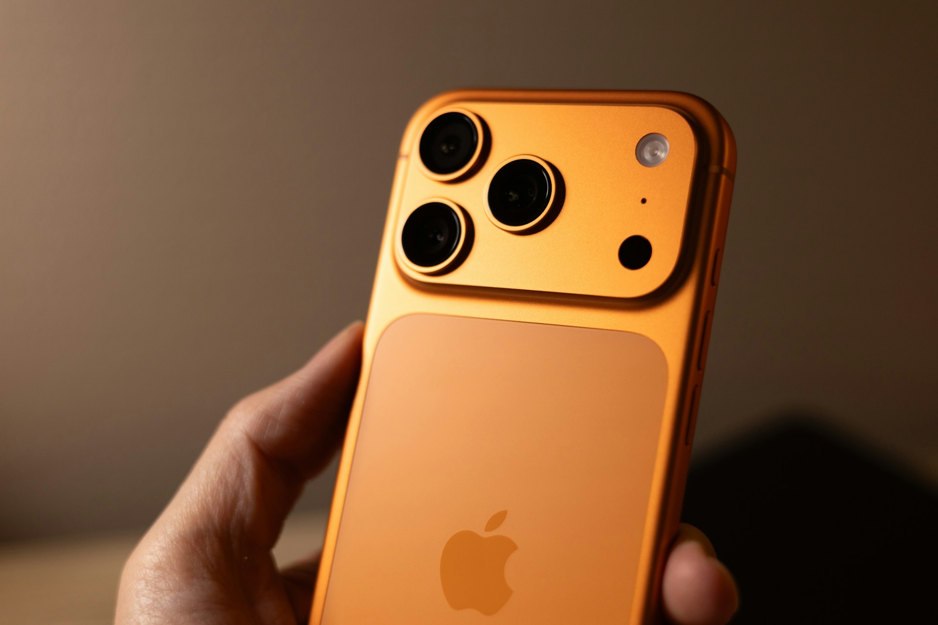 iPhone 17開賣一週：iPhone Air首降3千 iPhone 16價格跳水成果粉新寵