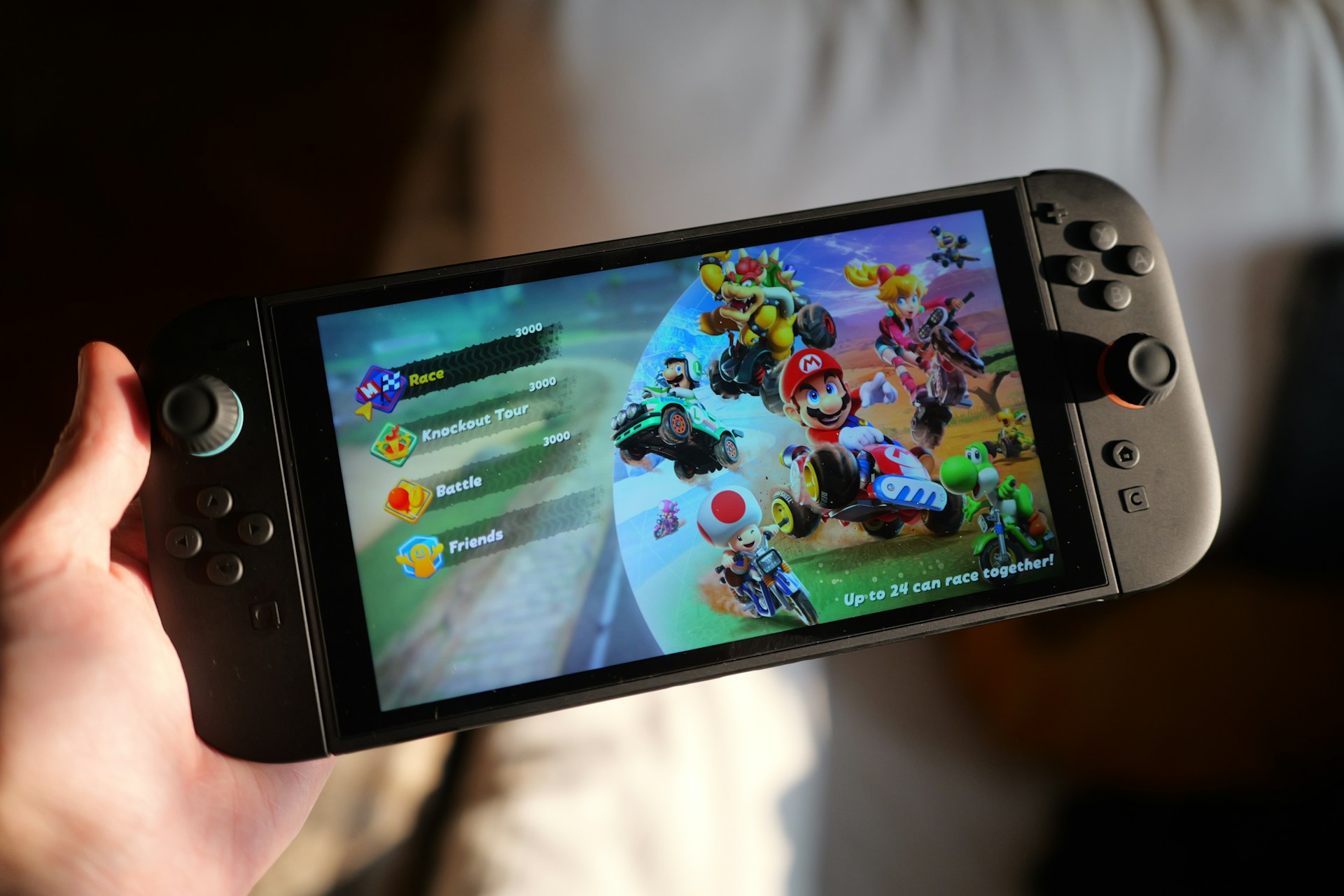 父親節送禮新提案 任天堂Switch 2超值同捆組14,990元 讓爸爸、老公秒變大男孩！