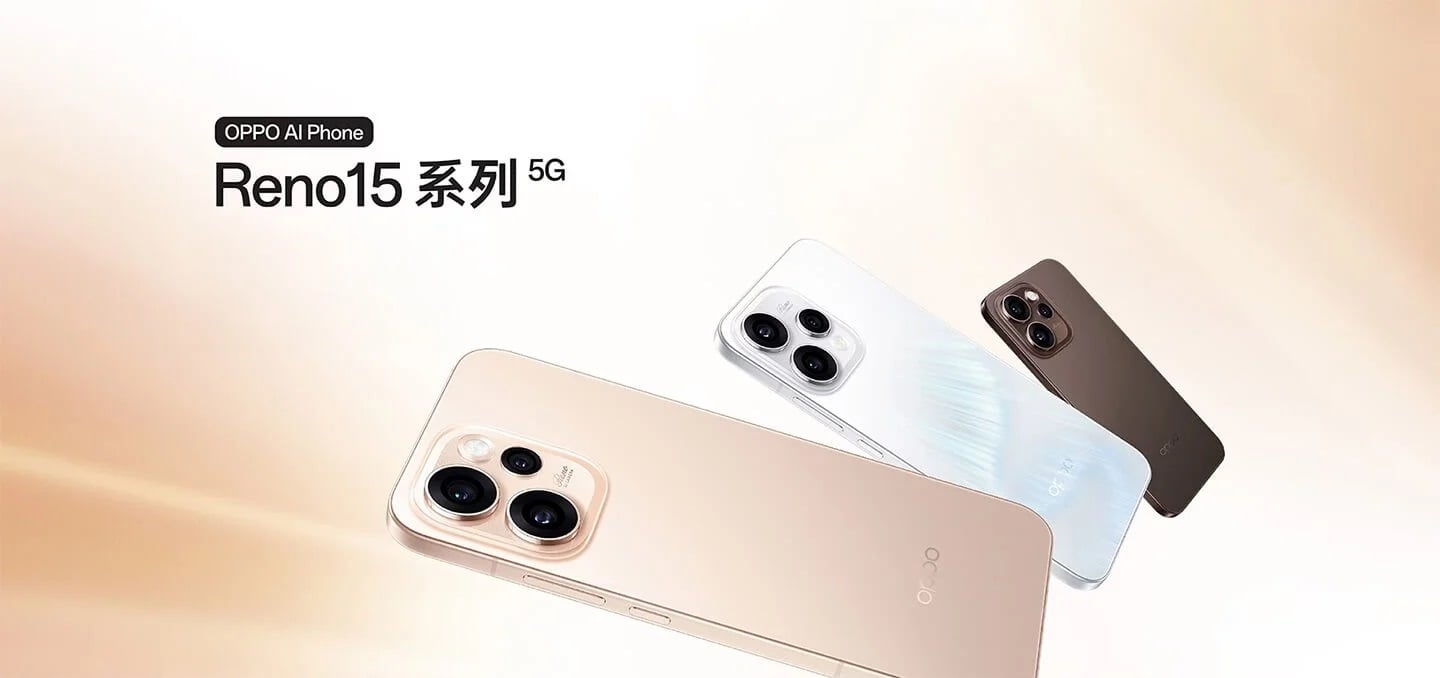 OPPO Reno15 系列 5G 手機外觀圖,展示玫瑰金、珍珠白、曜石黑三種顏色與三鏡頭模組。