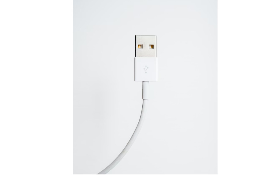 傳輸速度較慢且無雙向傳輸的舊款 USB 規格線材。