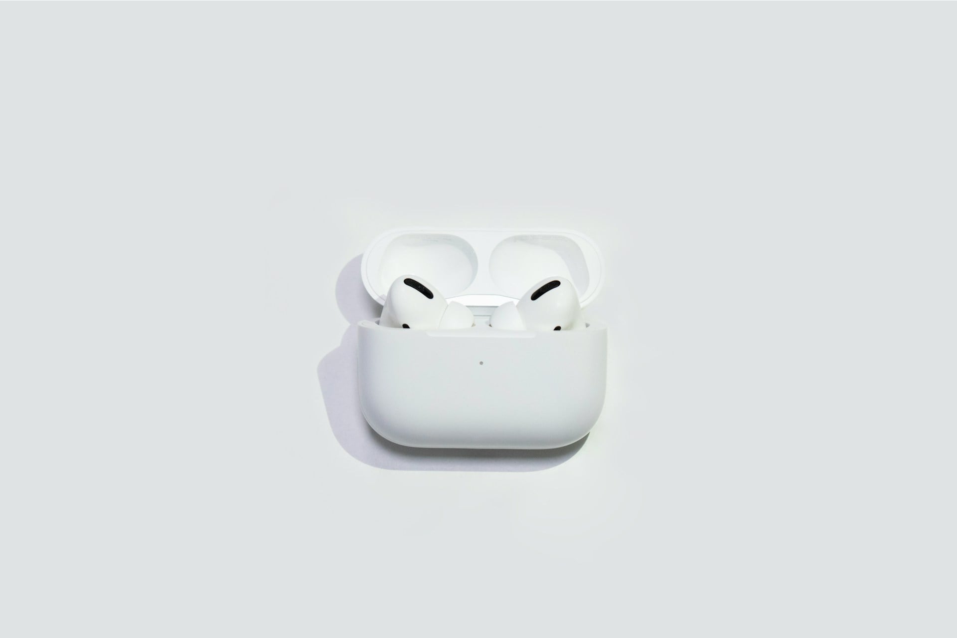 【快訊】Apple 傳相機版 AirPods 進入後期測試，Siri有望多一雙「AI眼睛」？