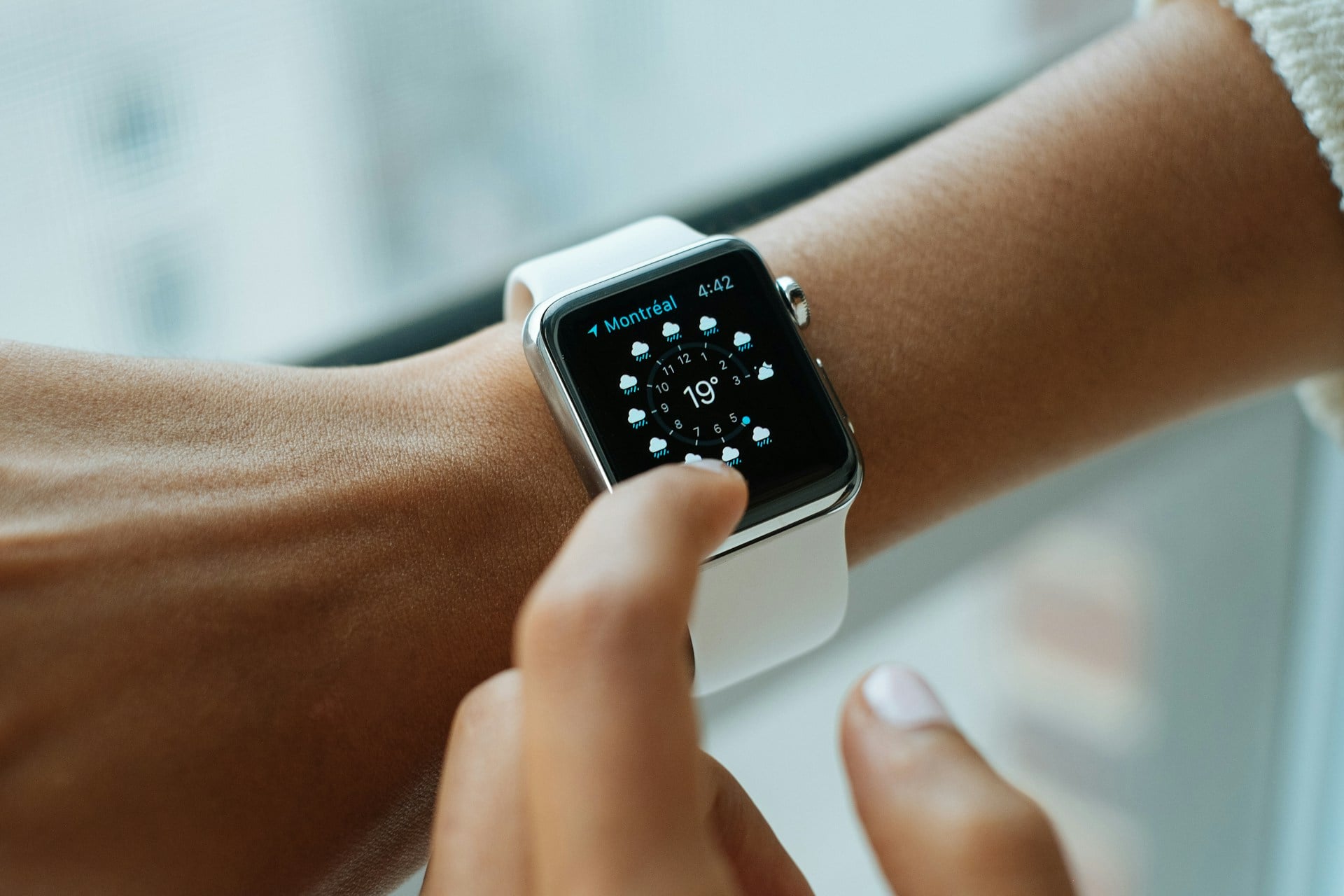 【快訊】watchOS 27 有望「心率追蹤」功能升級？AI 健康教練可能再等等