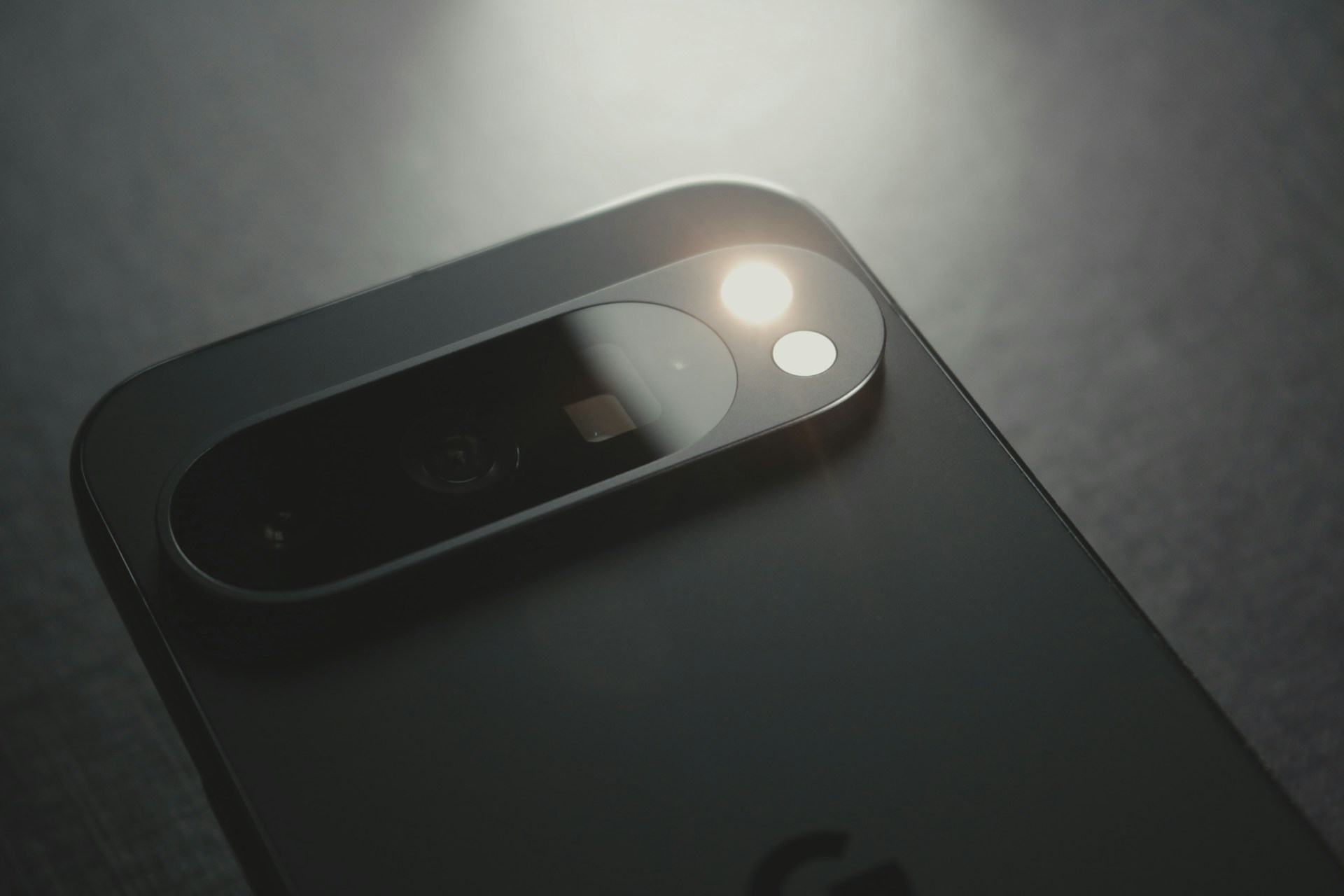 【快訊】Pixel 11 國外價格、電池容量曝光！256GB起跳，Pro 版電量小縮水？