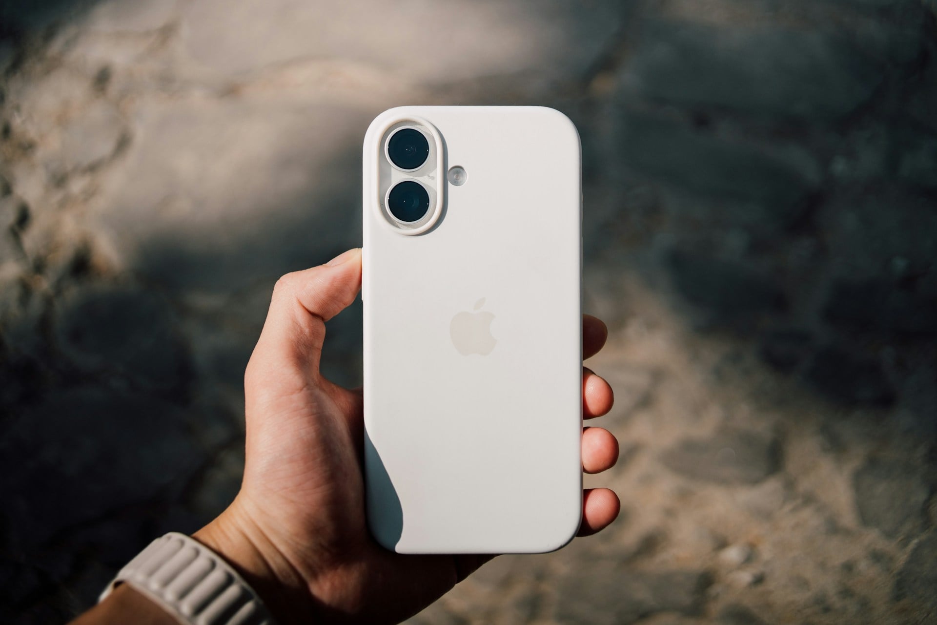 【快訊】iPhone 18 可能不在今年登場?供應商說法讓 2027 延後傳聞更可信