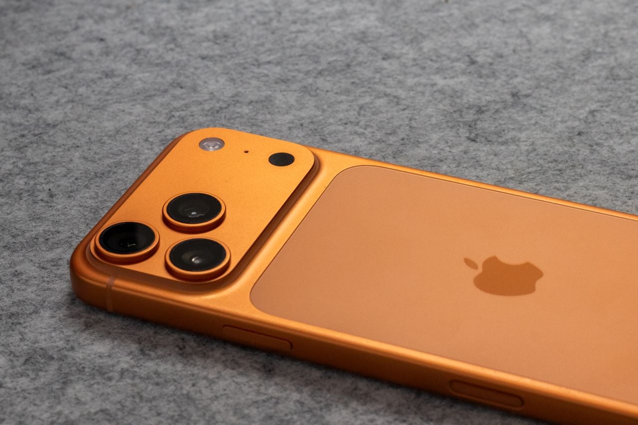 iPhone 17 Pro Orange