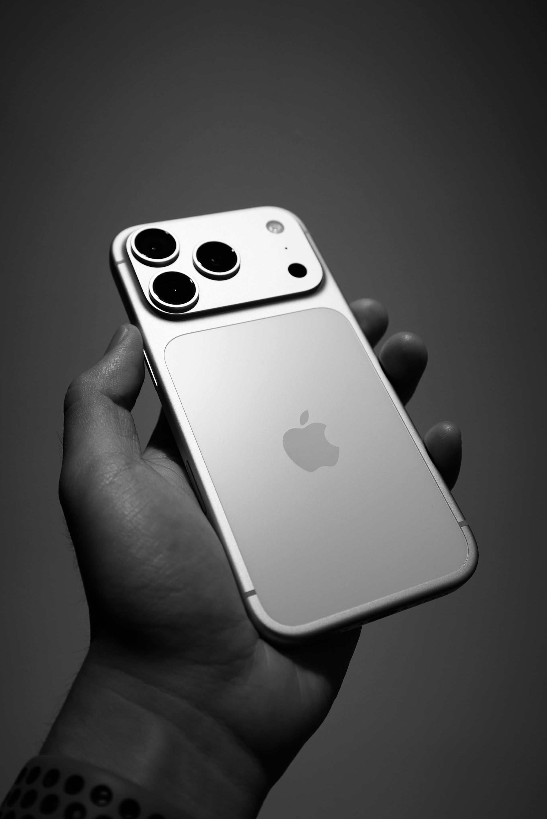 iPhone 17 Pro 銀色