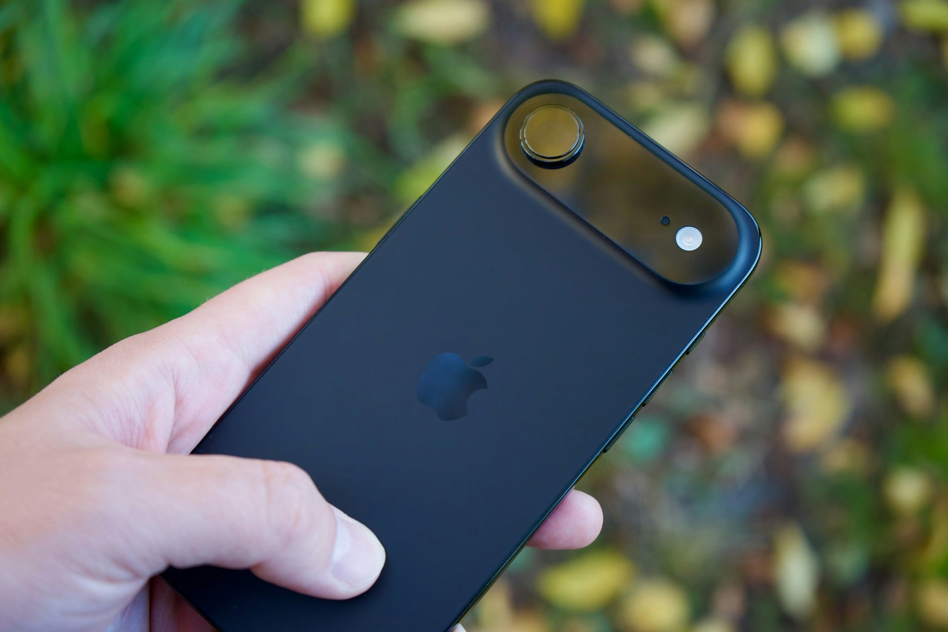 【快訊】iPhone Air 2 傳補上最大短板?電池、相機都有望升級,最快 2027 登場