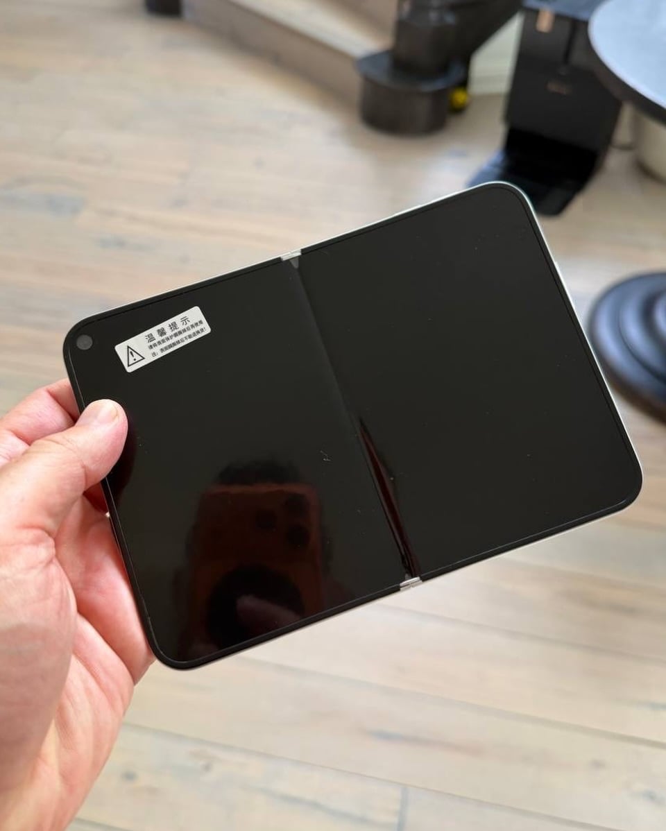 iPhone Ultra Dummy