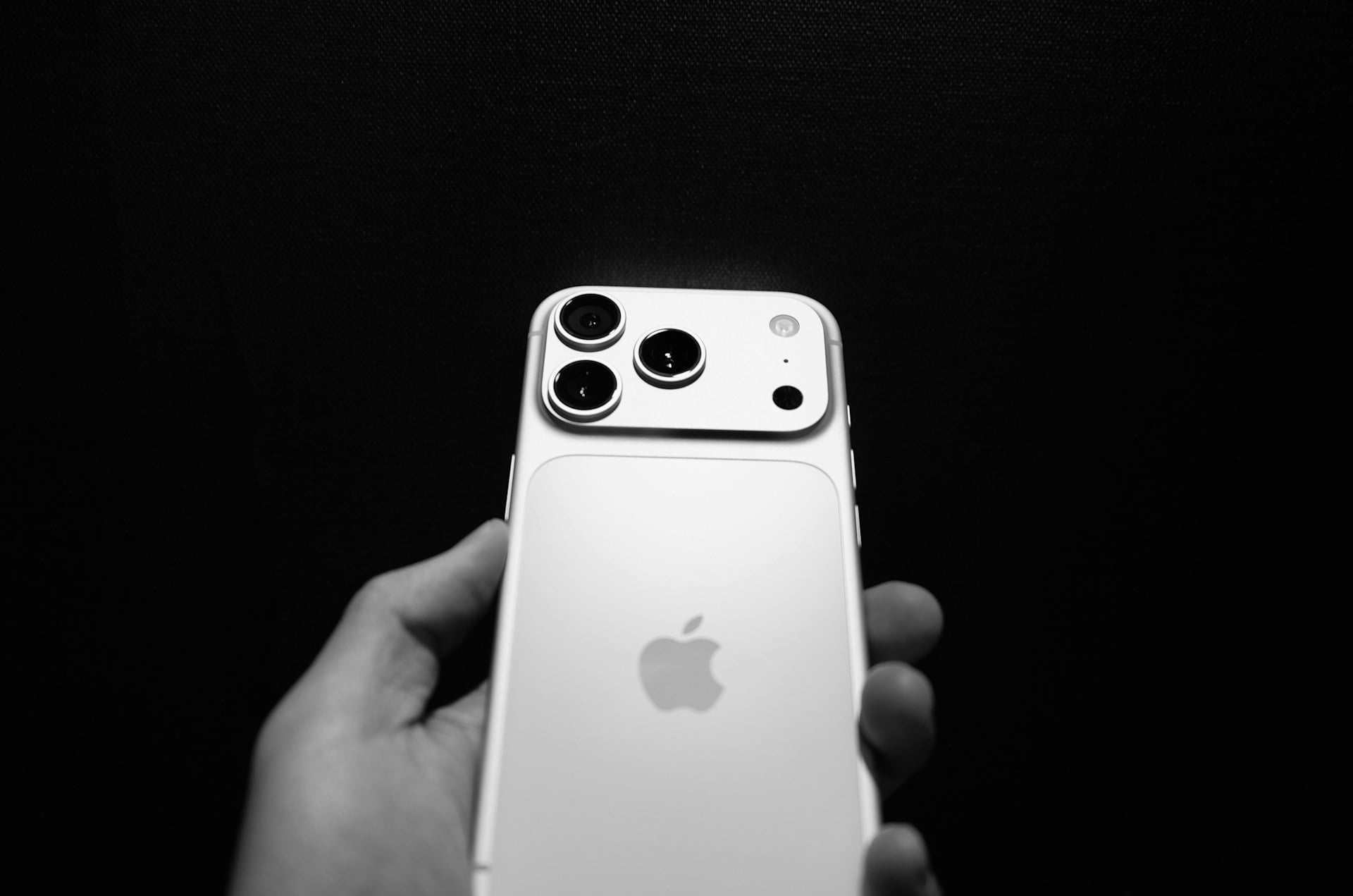 iPhone 17 Pro silver
