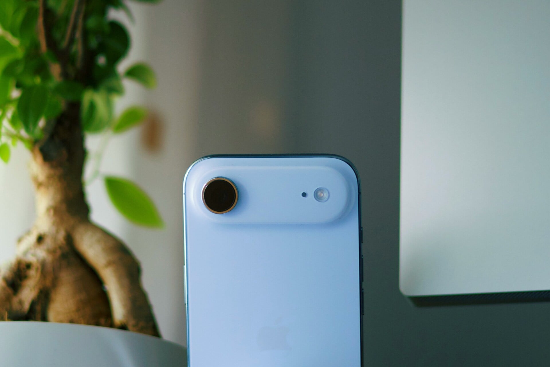 iPhone Air Blue