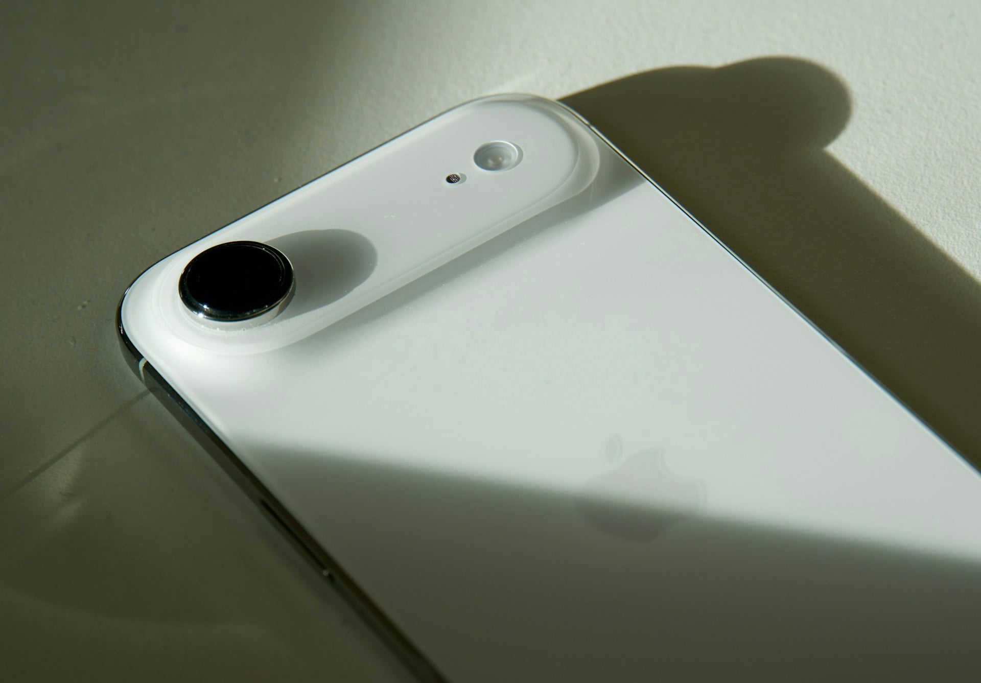 【快訊】iPhone Air 比想像中受歡迎？ 研究：測速樣本比 Plus 多一倍