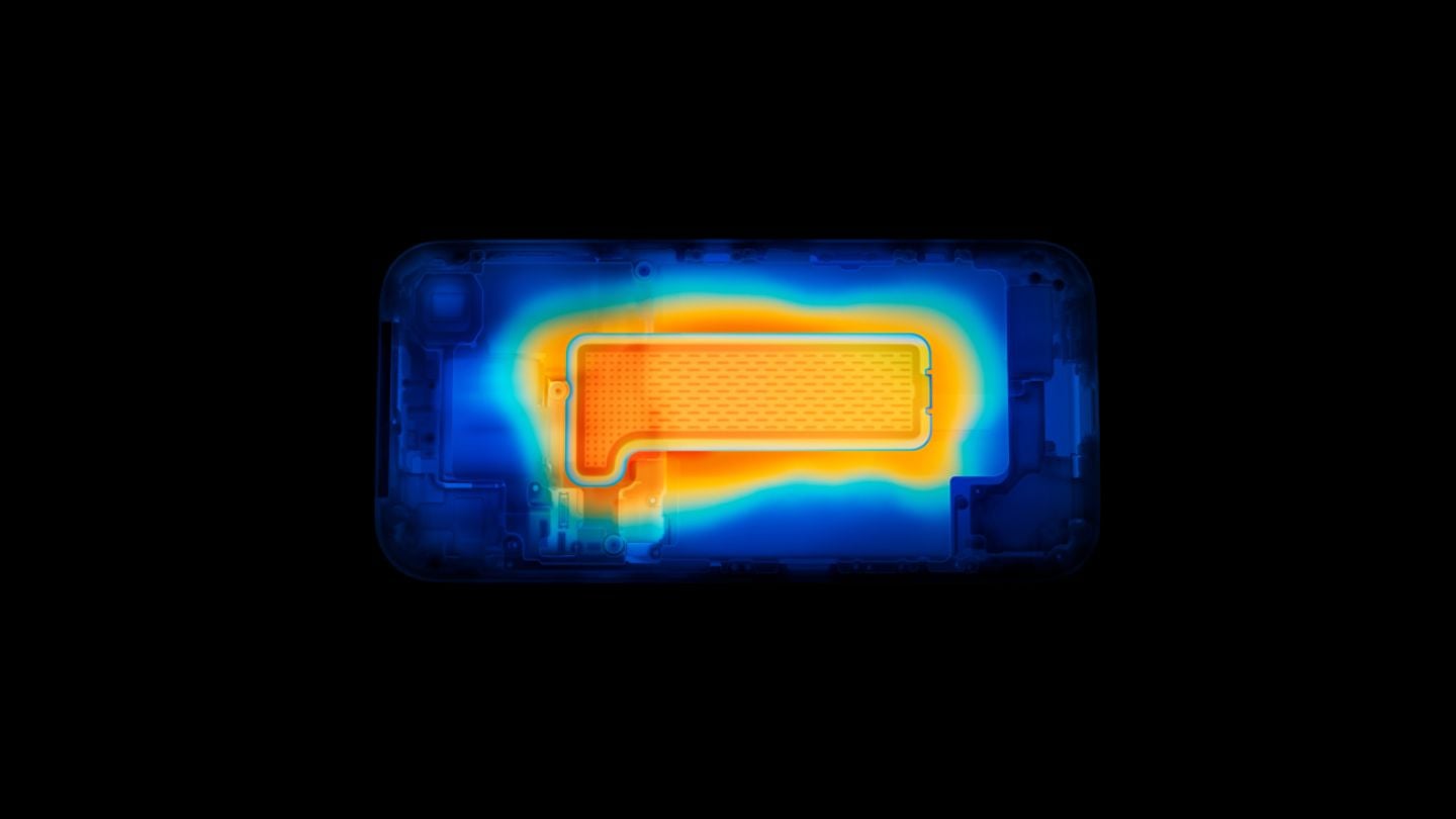 【快訊】iPhone Ultra 摺疊機傳導入均熱板散熱！超薄機身還能壓住高效能？