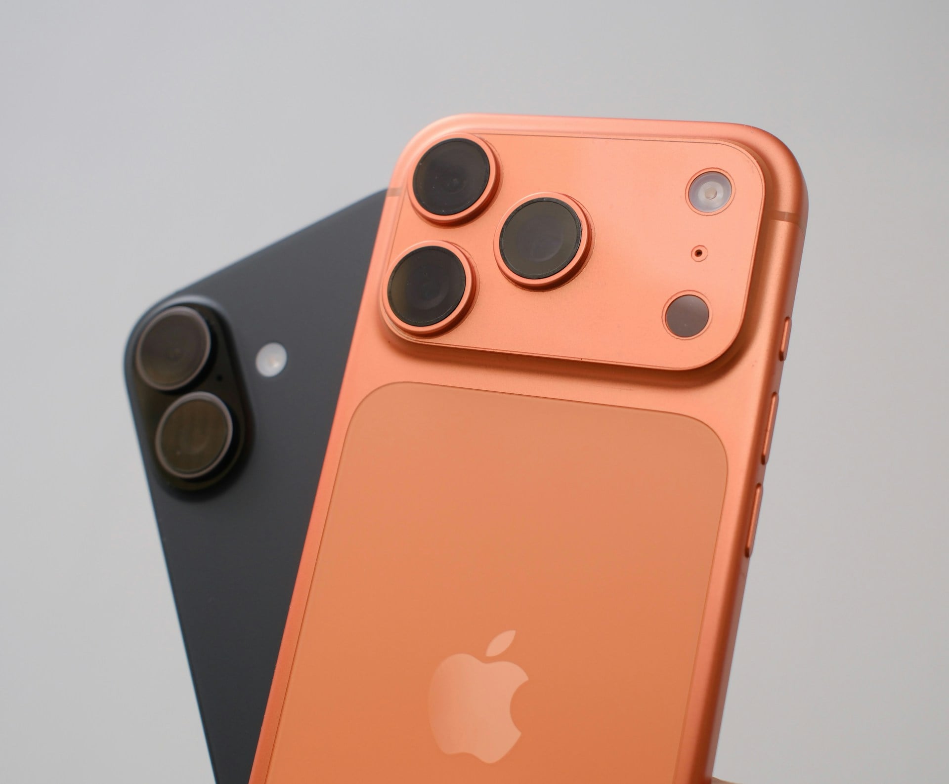 iPhone 17 Pro and iPhone 17