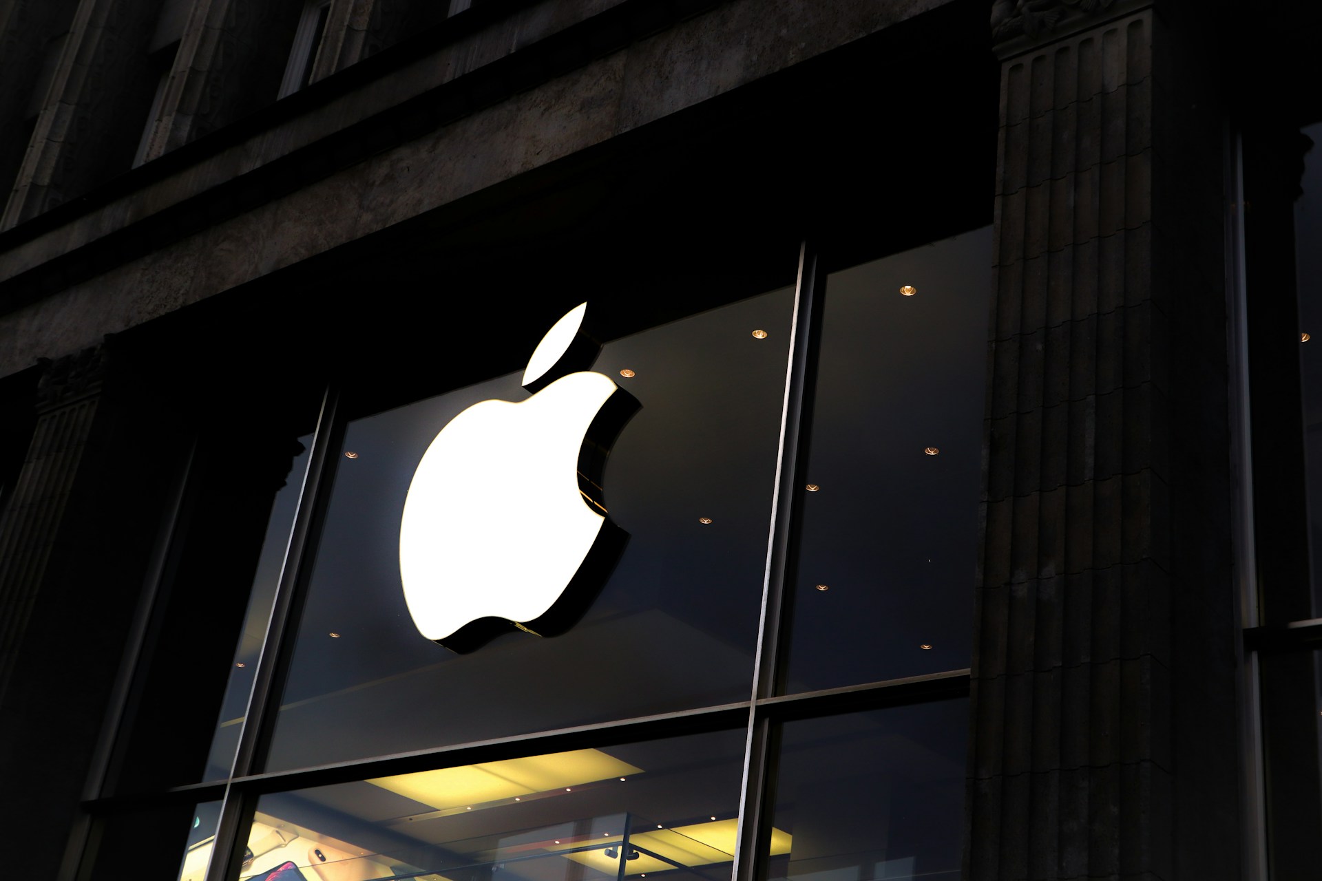 【快訊】蘋果要生產摺疊手機了!?摺疊 iPhone 可能於 2026 年問世