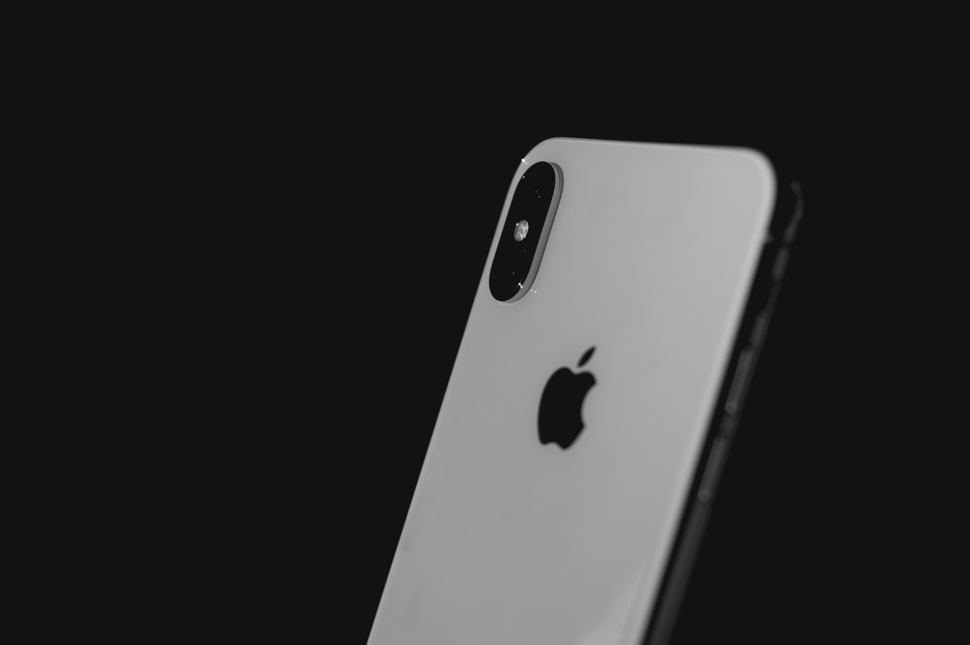 【快訊】傳蘋果將推出 iPhone 17e:延續「親民價」策略
