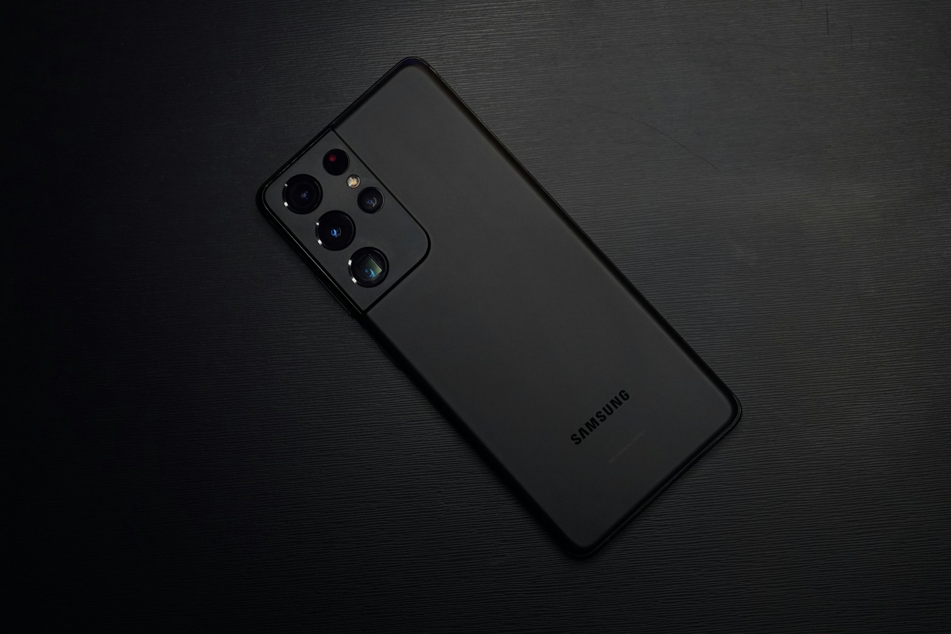 【快訊】Galaxy S26 系列將迎重大變革！？Plus 版本恐被取消
