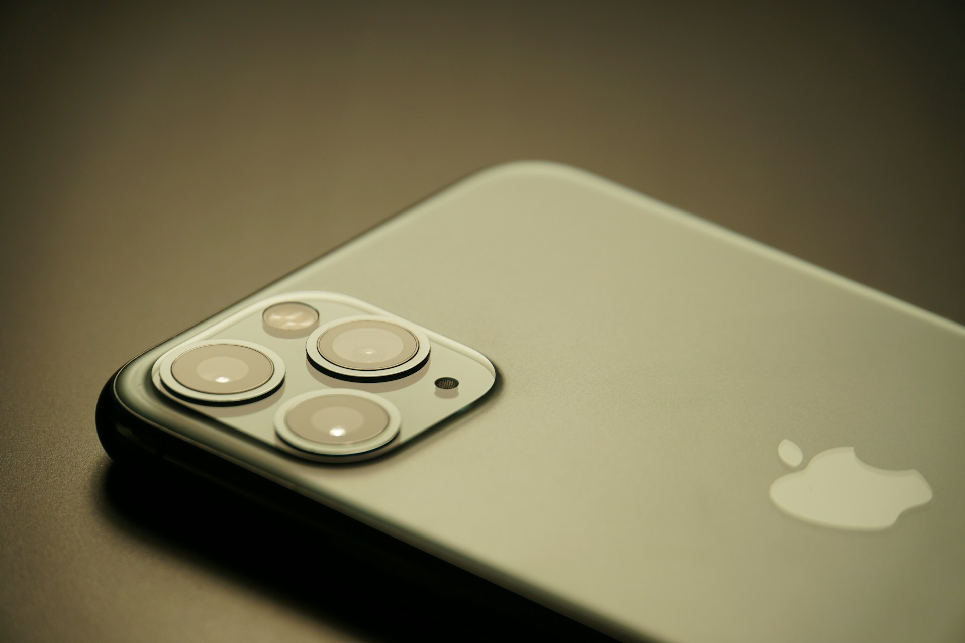 【快訊】iPhone 17系列傳將全面漲價!?分析師:可能上調50美元