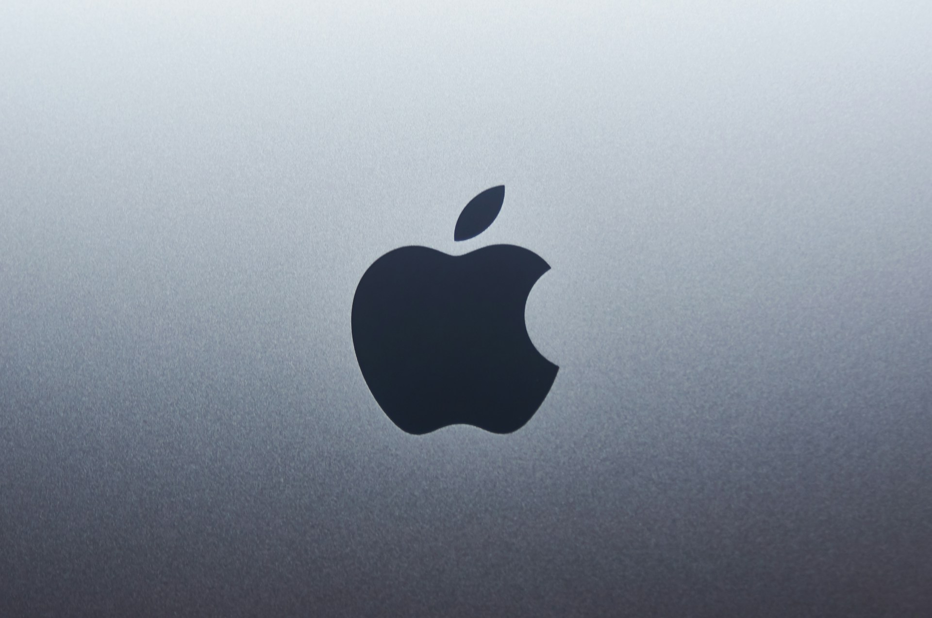 【快訊】iPhone 17 Air 最新傳聞：超薄機身，但電池續航力恐成疑慮？