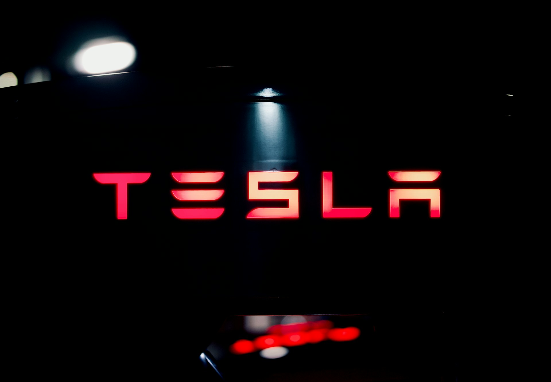 【電動車專知】特斯拉傳出車門把手問題？車門有可能重新設計