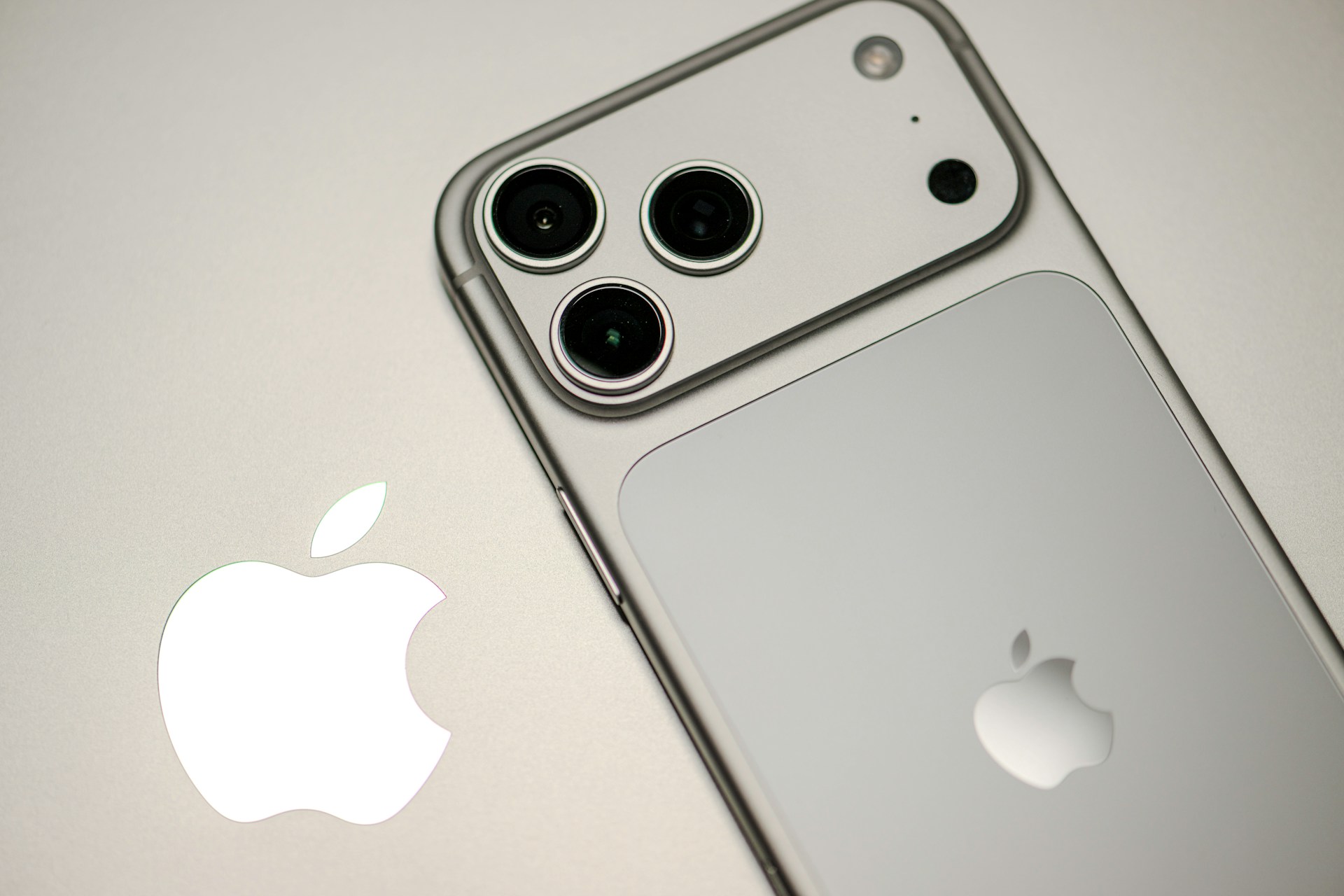 【快訊】iPhone 18 傳進入試產階段？！Apple 或將改寫發表節奏