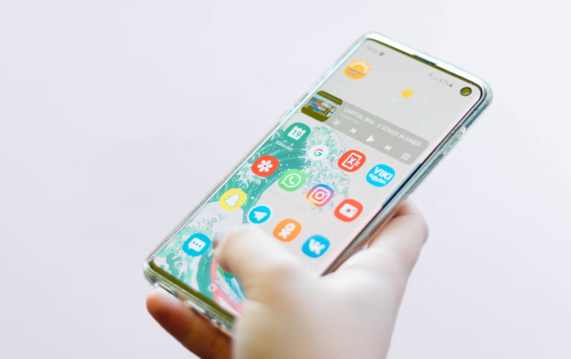 【手機專知】什麼是Dynamic AMOLED?和AMOLED差在哪?