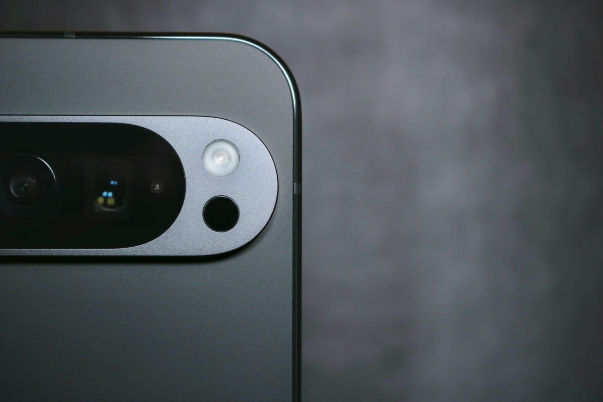 【快訊】Pixel 更新惹怨？！電池續航大幅下降，Google 緊急處理中