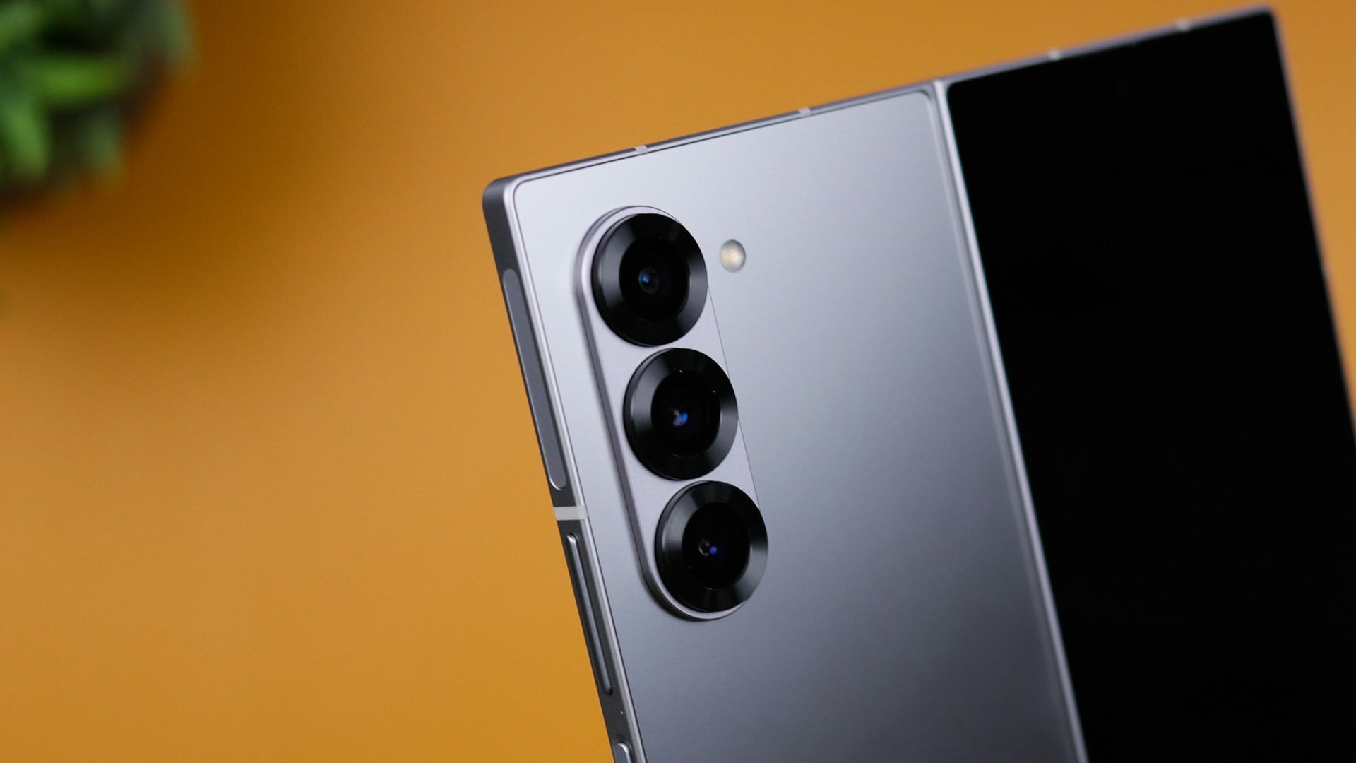 【快訊】iPhone Ultra 有望重塑摺疊手機市場？三星龍頭地位受到挑戰