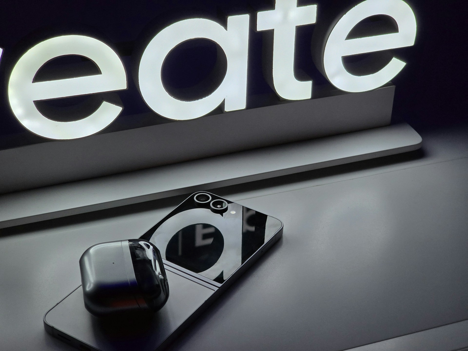 【快訊】Galaxy Buds 4 Pro 功能洩漏！有望邁向「智慧穿戴」新階段？