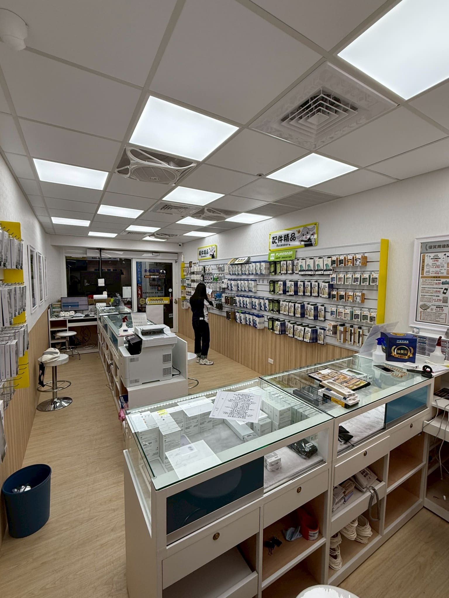 傑昇通信田中中州店 店內