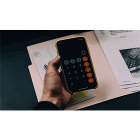 【APP推薦】「CalKeyboard 」APP教你如何在iPhone鍵盤加入計算機 不用再狂切換視窗了！