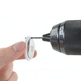 【快訊】AirTag大拆解！內部設計超精密 網曝自行鑽孔恐有嚴重後果