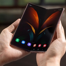 【快訊】最新三星摺疊機曝光？爆８月發表旗艦手機Galaxy  Z Fold 3