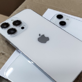 【快訊】iPhone13 模型機曝光？鏡頭成對角排列 瀏海也被剪了