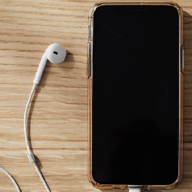 【快訊】手機真的不需耳機孔？最新民調曝光