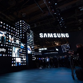 【快訊】走向摺疊手機新境界？三星曝面板下自拍鏡頭新技術