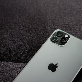 【快訊】更輕、更堅固！供應鏈曝新 iPhone 機身將換更強材質