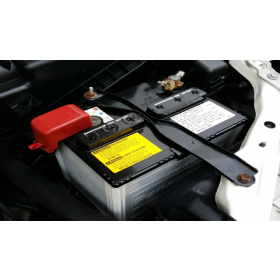 【汽車專知】汽車電瓶壽命多久？更換電瓶價格多少錢？