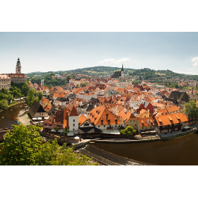 【理財專知】什麼是經濟護城河？如何快速找到寬護城河股票？