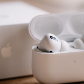 【快訊】AirPods市佔銷售下跌5%！最新藍芽耳機「市佔排行榜」出爐