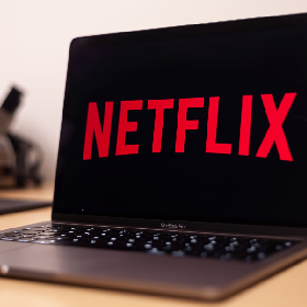 【快訊】Netflix痛失20萬訂閱戶股價狂跌 擬開刀寄生帳戶、低價策略挽回