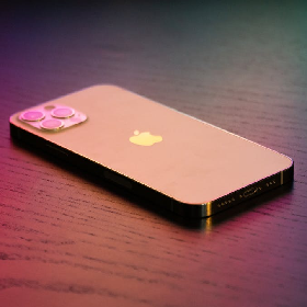 【快訊】多螢幕將成未來發展方向？蘋果下一代 iPhone 背蓋將變這樣