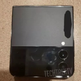 【快訊】三星Galaxy Z Flip 4 實機曝光！摺痕幾乎看不見