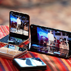 【快訊】受全球通貨膨漲影響！三星傳改推「摺疊手機」當主力