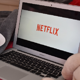 【快訊】Netflix擬推超低價有廣告方案 執行長點頭認：部分內容看不到