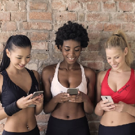 【快訊】不只統一充電規格！歐盟再出招：要求手機不能太短命