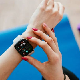 【快訊】智慧手錶市場危？穿戴式裝置第二季出貨量衰退6.9%、成長趨緩