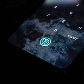 【快訊】iPhone 15將有「螢幕下指紋」功能？彭博記者這樣說