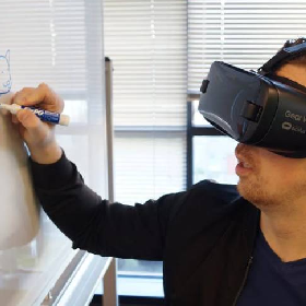 【快訊】蘋果首款 AR/VR 頭戴裝置什麼時候發表？徵才職缺意外洩進度