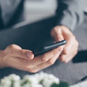 【快訊】擾人廣告群掰掰！LINE新版本讓你一鍵「封鎖+檢舉」